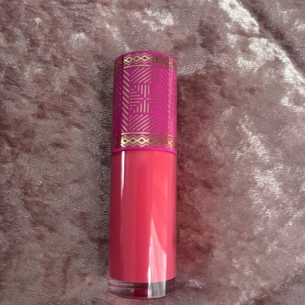 Juvias place Lippie